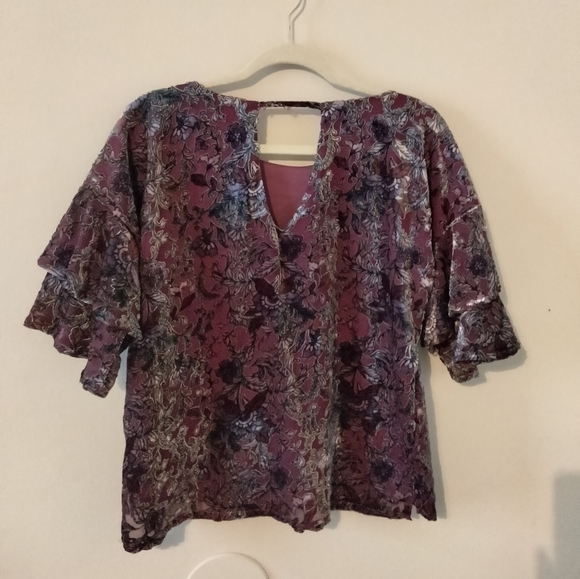 NWT Women's Blouse - Picture 2 of 3